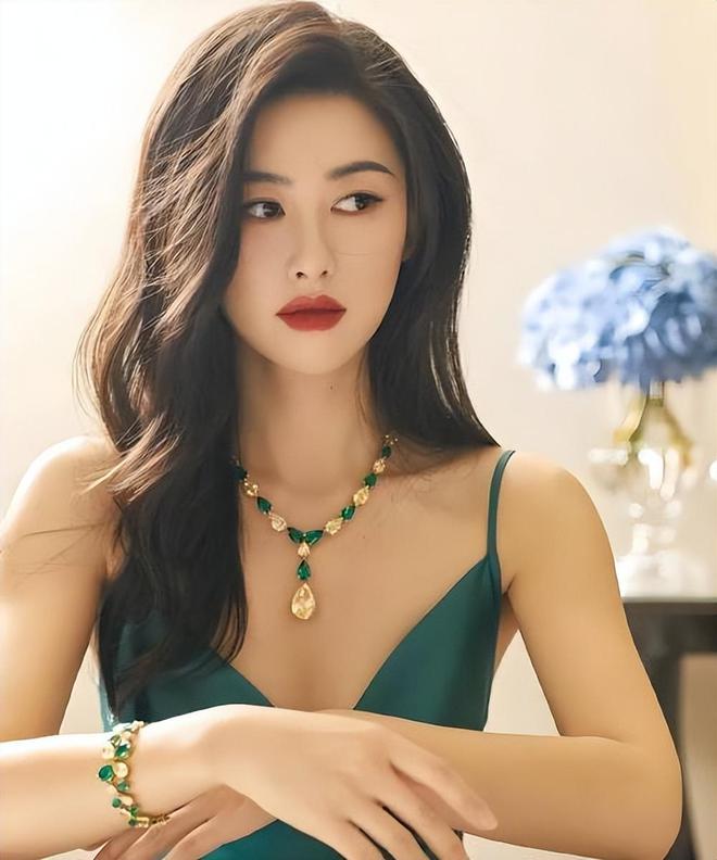 成包公舒淇满脸斑张予曦成无眉大侠凯发入口明星卸妆大变样杨超越黑(图1)