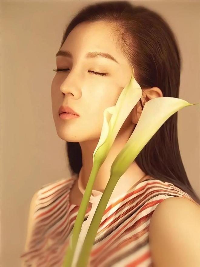 成包公舒淇满脸斑张予曦成无眉大侠凯发入口明星卸妆大变样杨超越黑(图8)
