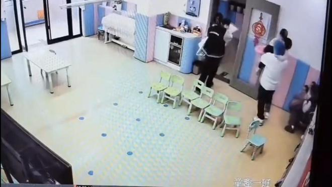 生后续来了！网友表示：这嘉奖是不是低了k8凯发国际登录地震中高中生背起同学逃(图7)