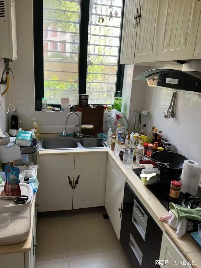 平新房本以为宽敞住进来却大失所望。凯发k8一触即发满心欢喜住进130(图1)