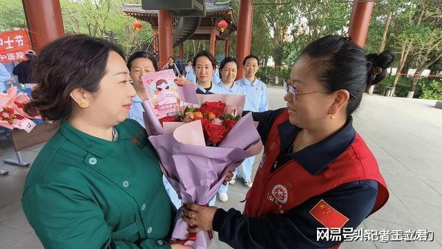 业致敬白衣天使凝聚社会温情k8凯发国际登录沈阳爱心企(图3)