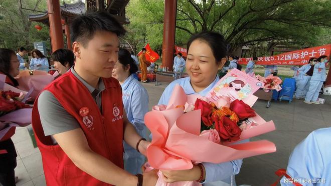 业致敬白衣天使凝聚社会温情k8凯发国际登录沈阳爱心企(图4)
