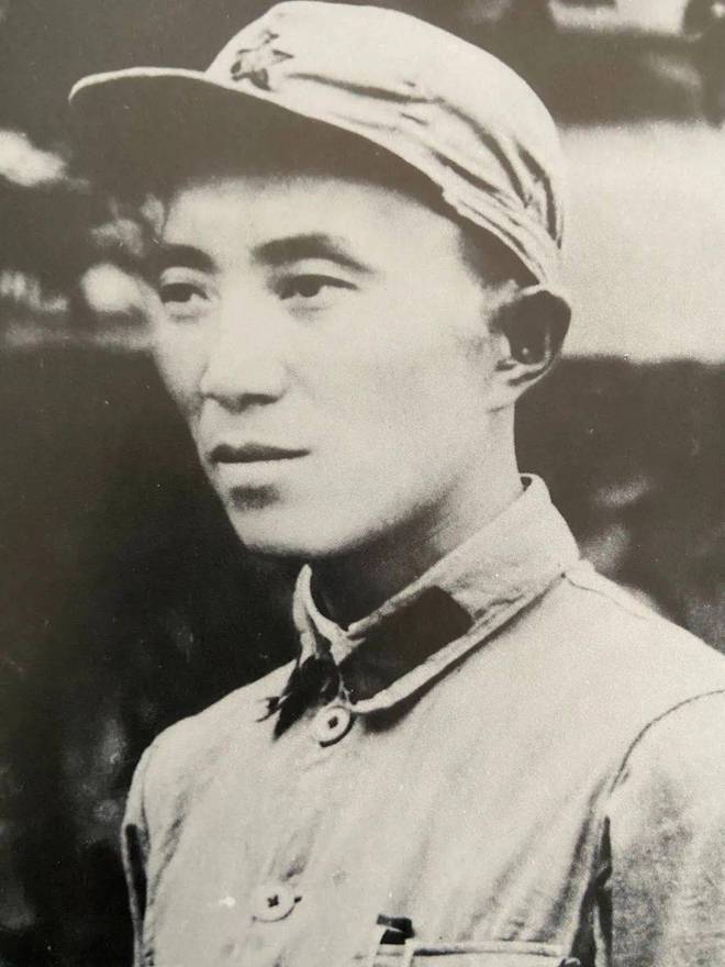 咙被打穿毛主席抱着他喂水：喝了会舒服些的凯发k8国际首页登录