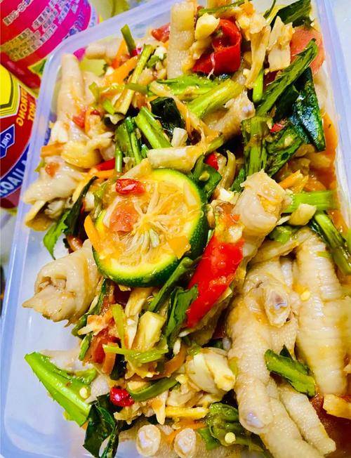 酸辣开胃带你领略东南亚风情的美食烹饪秘籍K8凯发国际风味独特的泰式冬阴功汤做法(图1) 酸辣开胃带你领略东南亚风情的美食烹饪秘籍K8凯发国际风味独特的泰式冬阴功汤做法(图1)